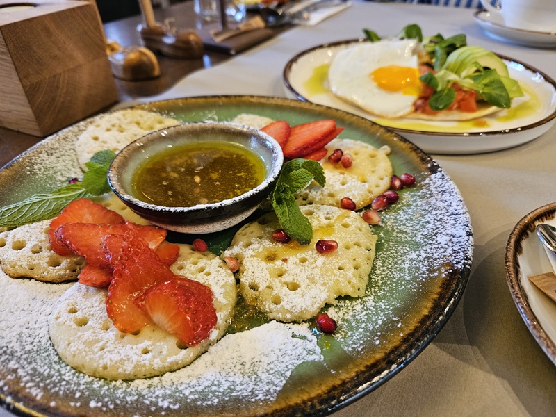 Śniadanie na mieście pod znakiem kuchni świata