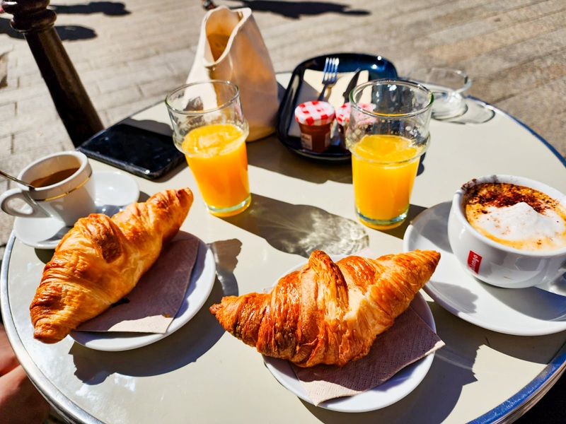 Le petit déjeuner, czyli śniadanie po francusku